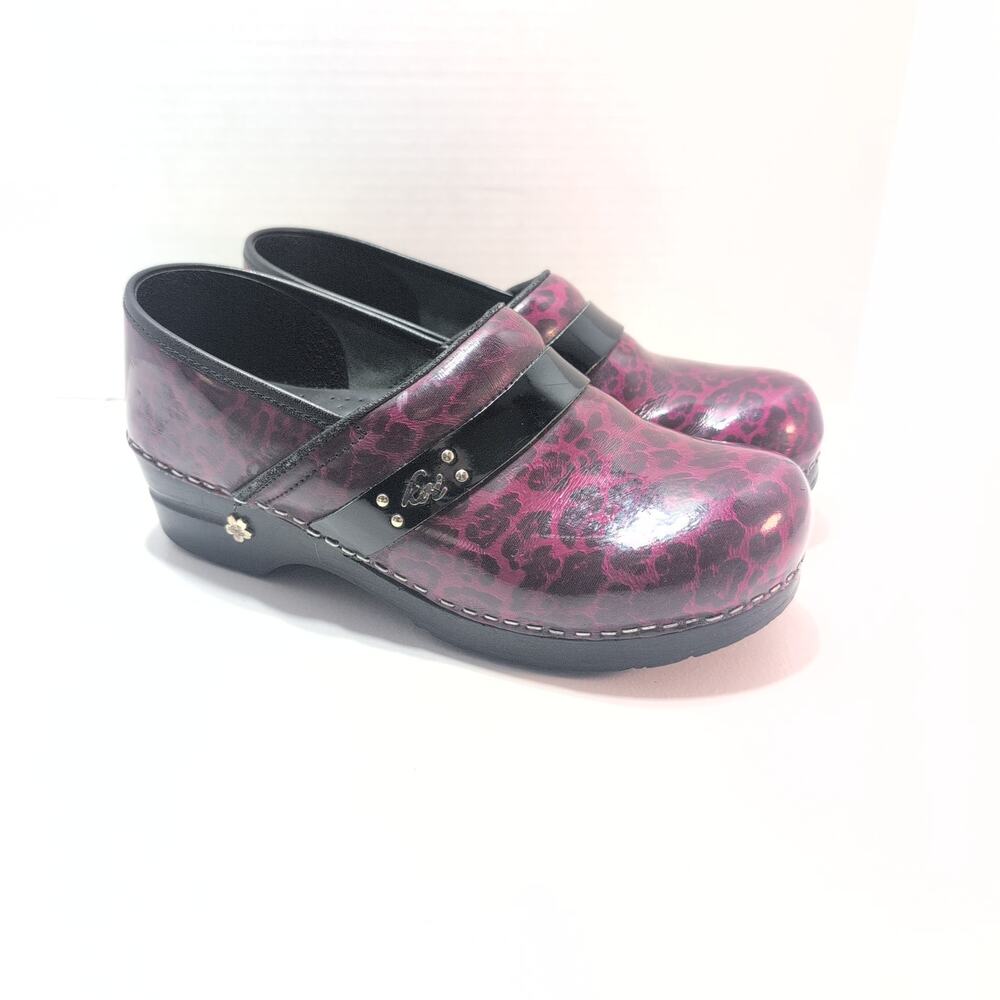 Sanita Koi Purple Leopard Print Nursing Hospital Work Clogs Women's 9